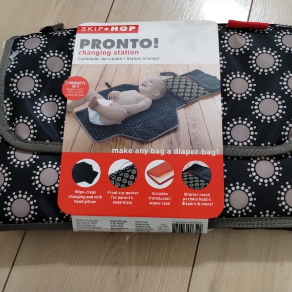 Skip Hop pronto changing station - Picture 3 of 4